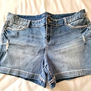 Maurice's Jean Shorts 17/18